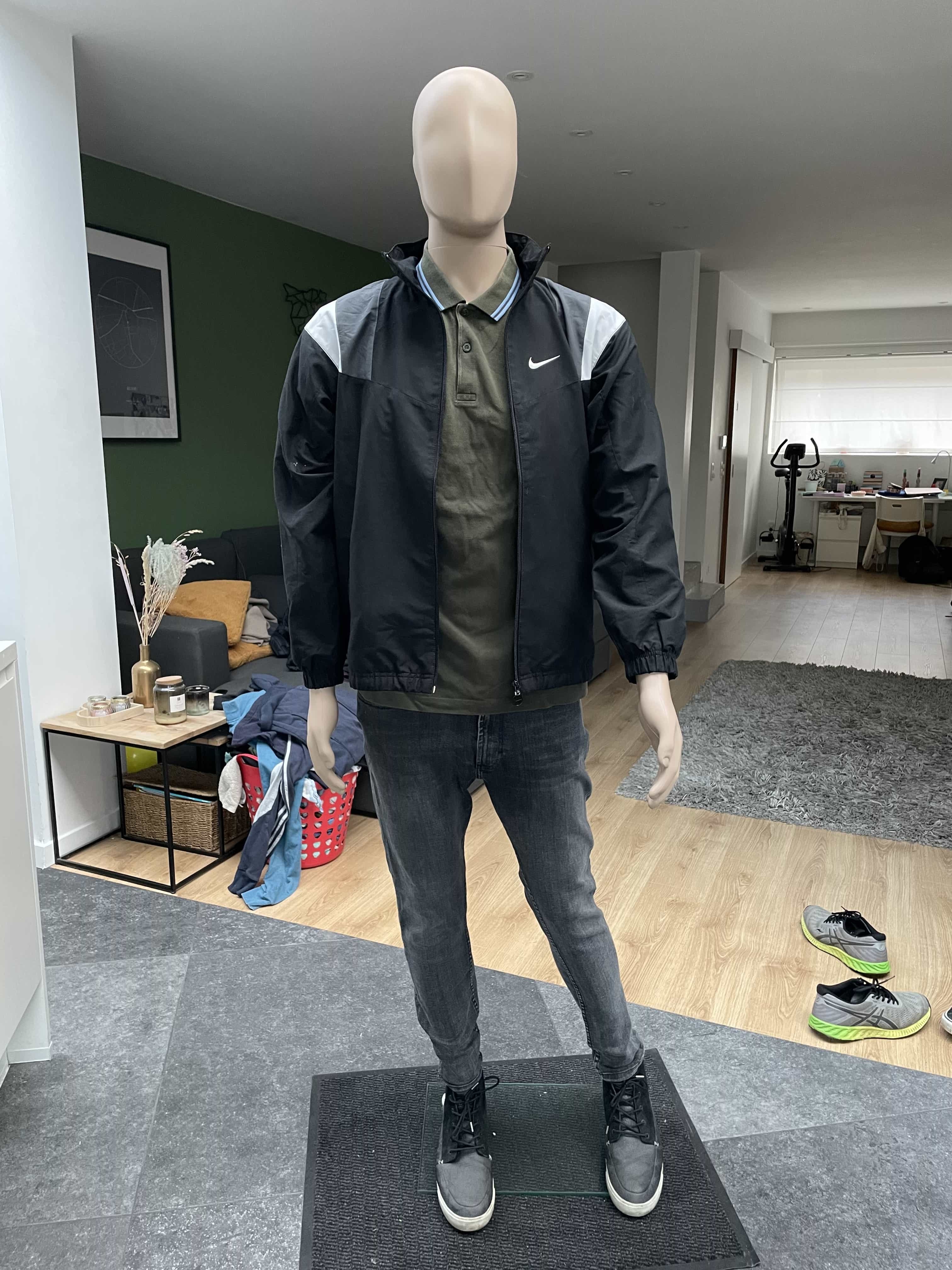 <i class="fa fa-forward" aria-hidden="true"></i>