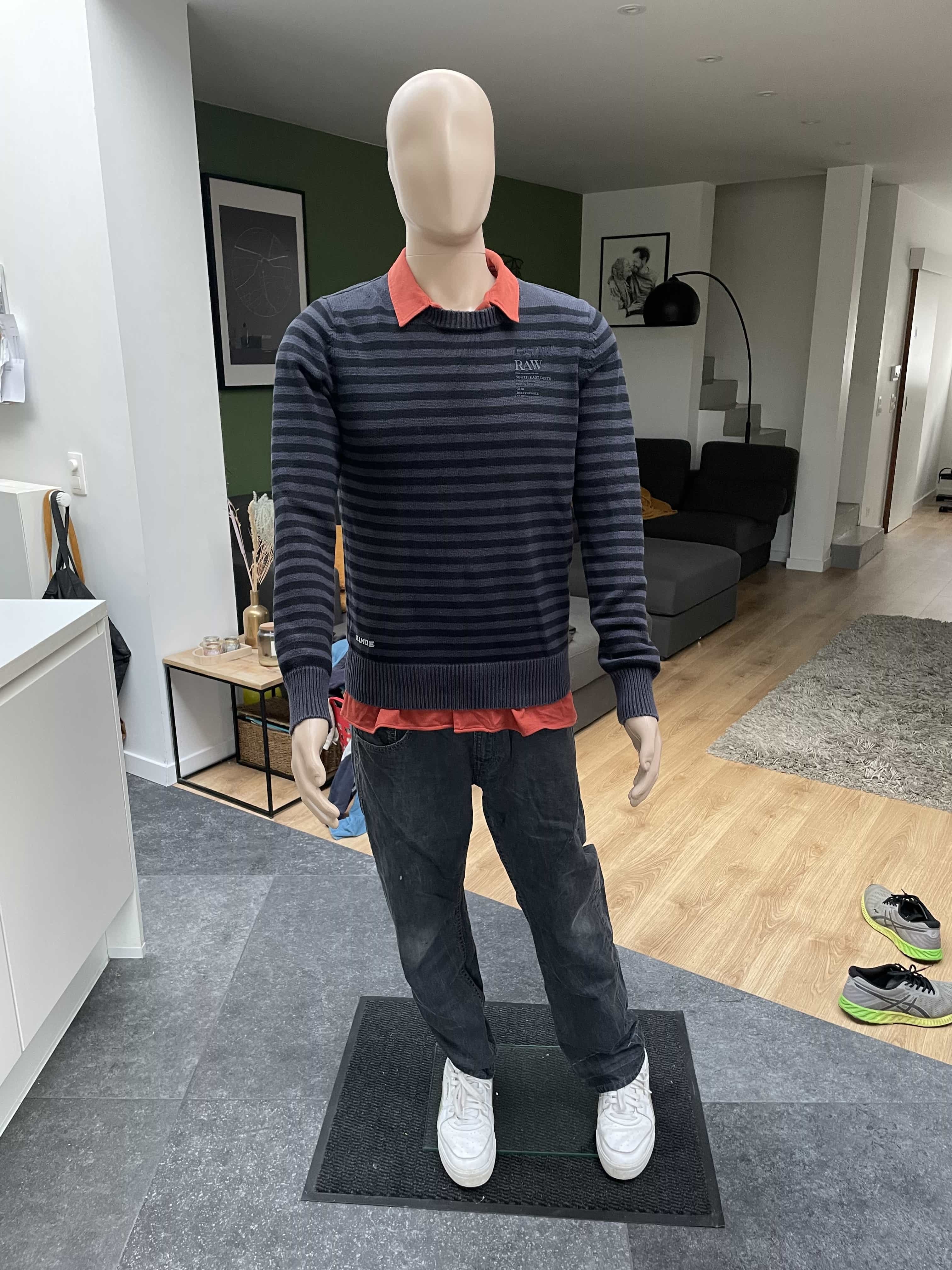 <i class="fa fa-forward" aria-hidden="true"></i>