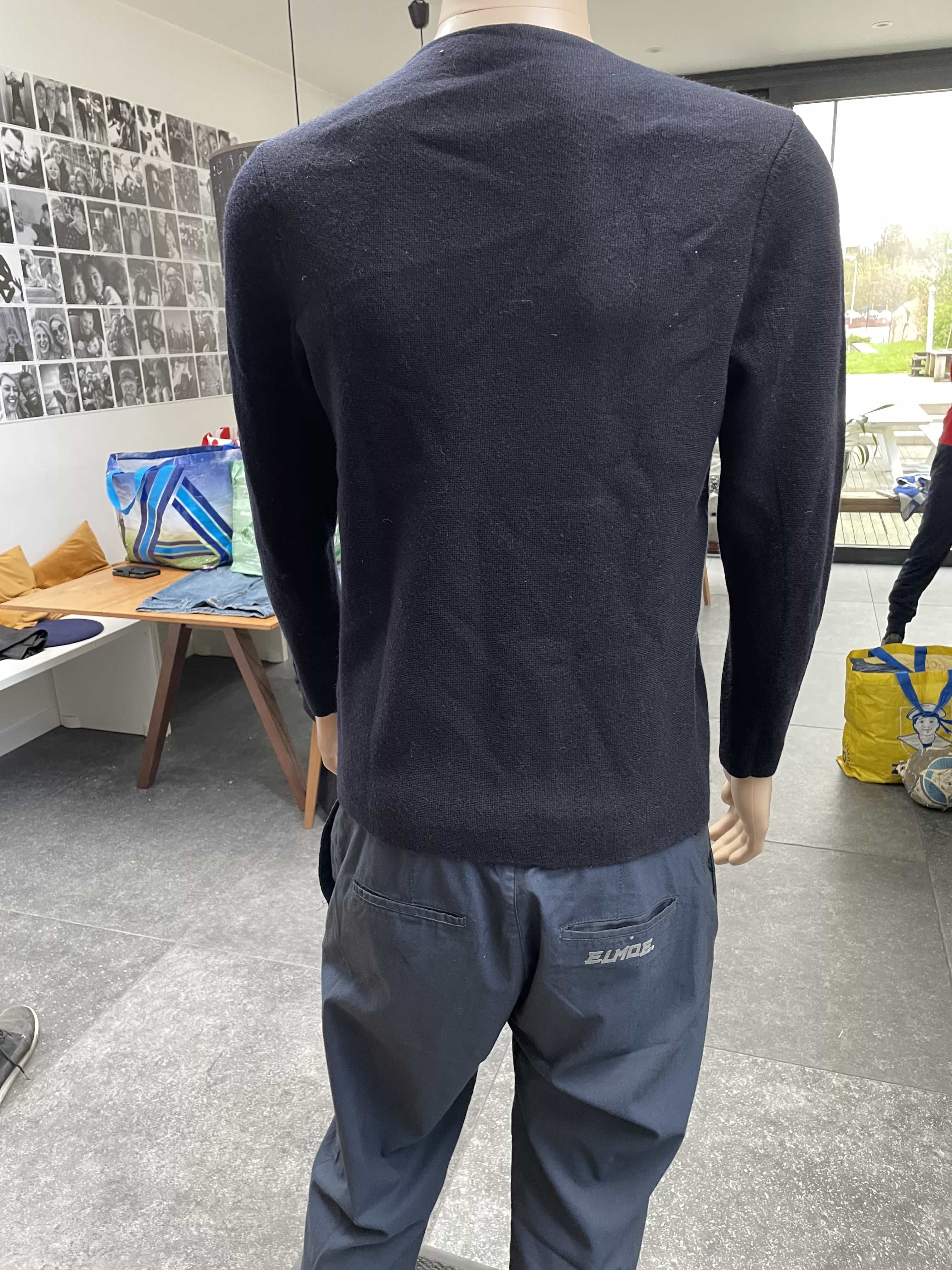 <i class="fa fa-undo" aria-hidden="true"></i>