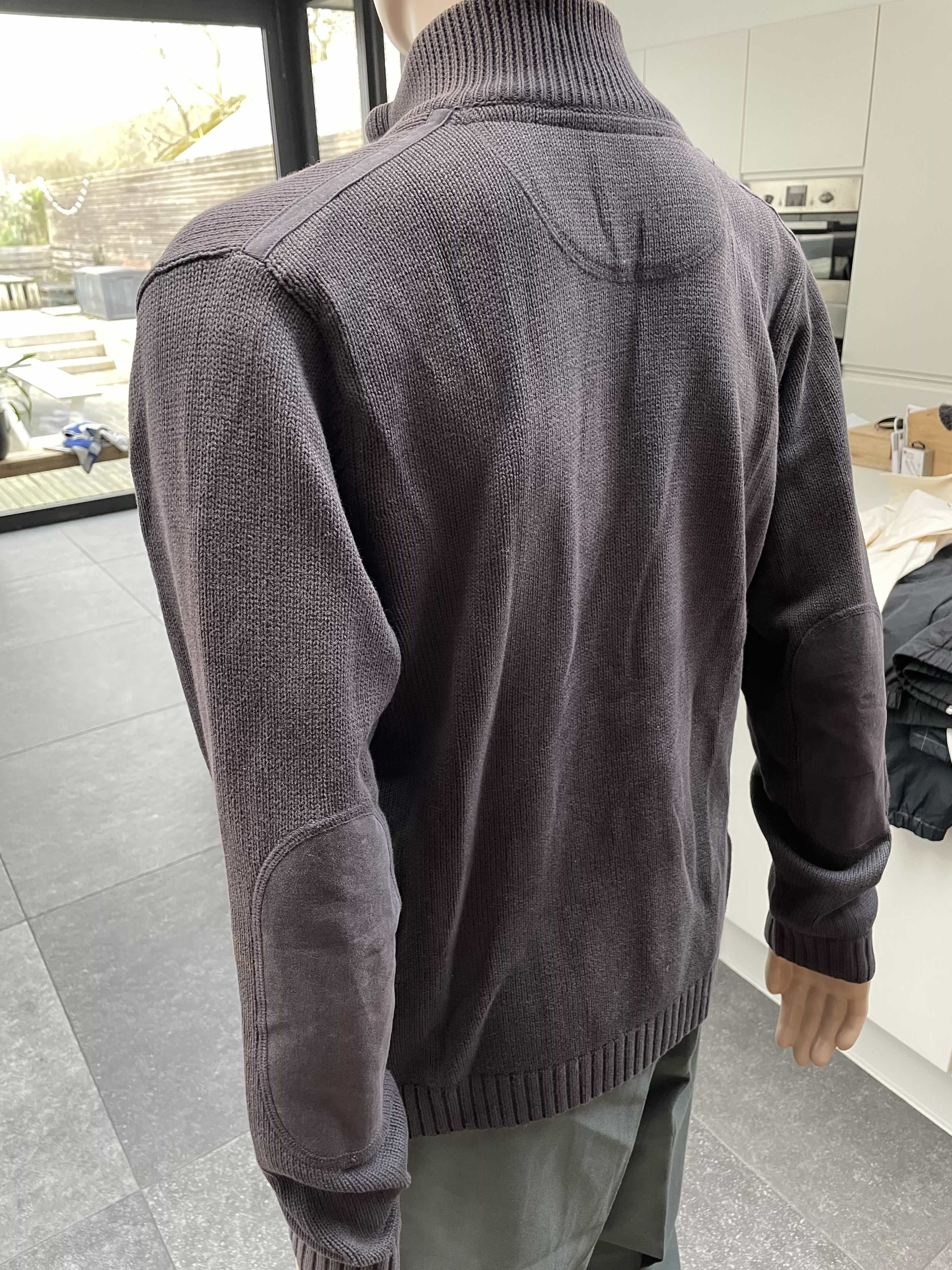 <i class="fa fa-undo" aria-hidden="true"></i>