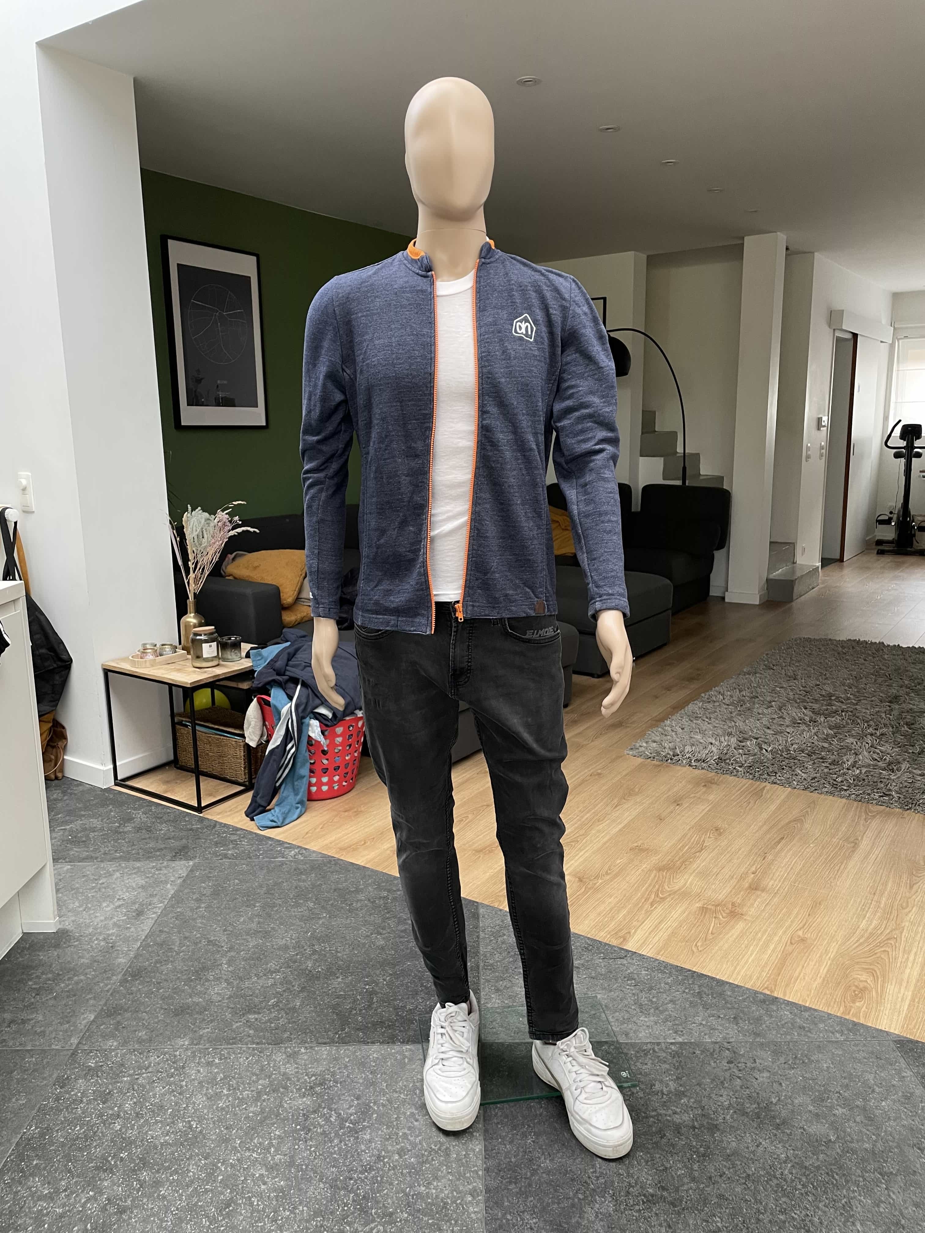 <i class="fa fa-forward" aria-hidden="true"></i>